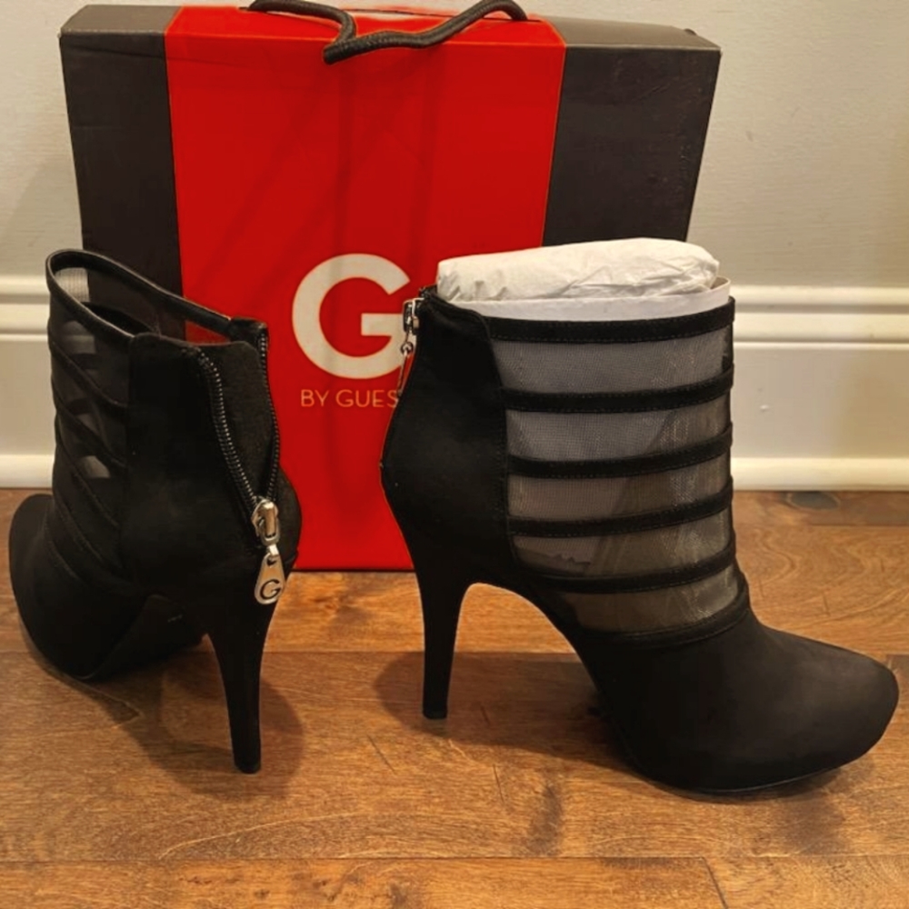 NEW Ladies Guess Booties size 8